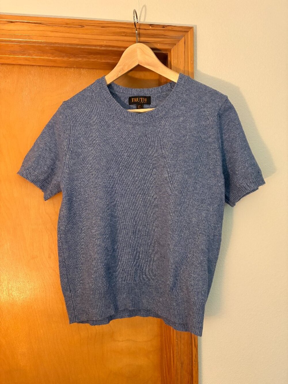 Truth by Republic short sleeved sweater blue heather size Large